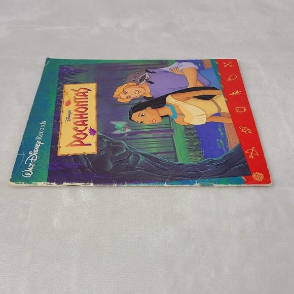Disney's Pocahontas 1995 Illustrated Book Walt Disney Story - Picture 5 of 9